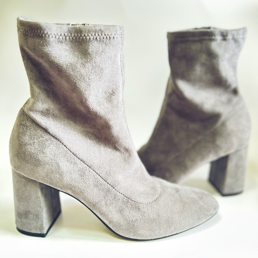 ARIA Bootie Ankle Boots,  Grey,  Size 9
